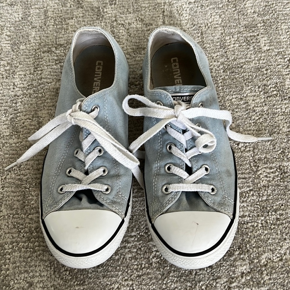 Converse size 10 sneaker